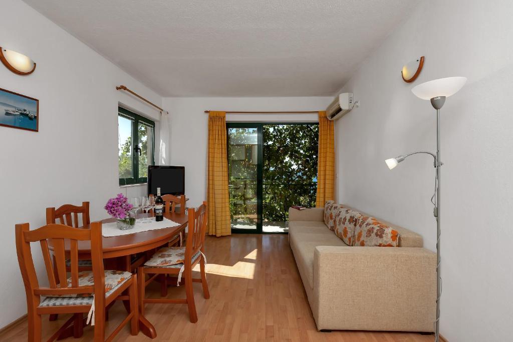 Apartmani Antonela ตราสนิสเซ ภายนอก รูปภาพ