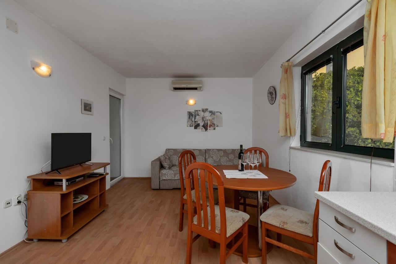 Apartmani Antonela ตราสนิสเซ ภายนอก รูปภาพ