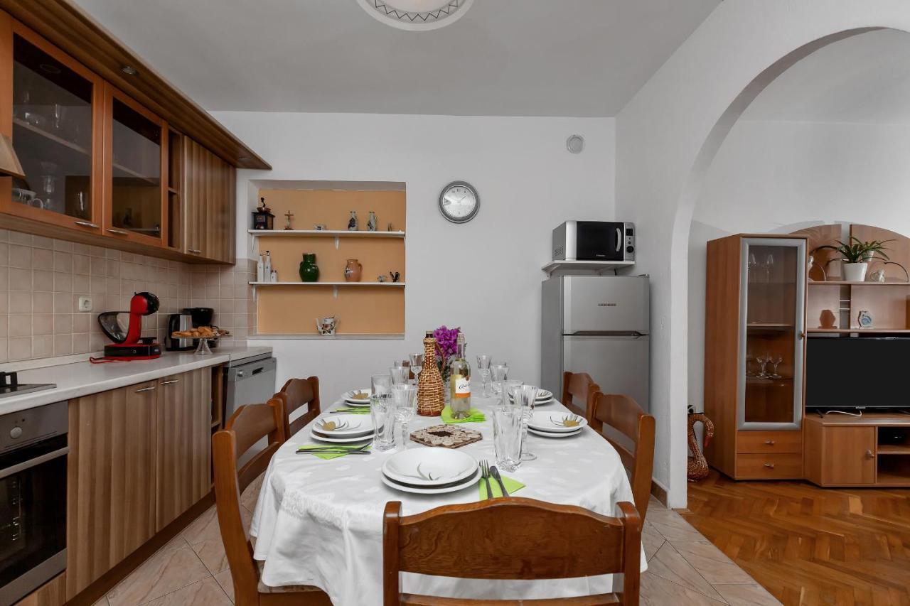 Apartmani Antonela ตราสนิสเซ ภายนอก รูปภาพ