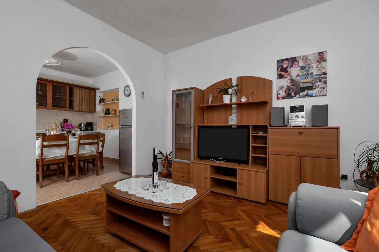 Apartmani Antonela ตราสนิสเซ ภายนอก รูปภาพ